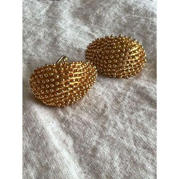 Vintage Monet Earrings | Gold Tone | Clip On Non-Pierced Earrings - Picture 3 of 8